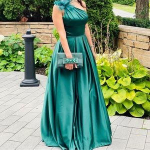 Melanie Lyne gorgeous jade ball gown with a removable brooch - worn once only
